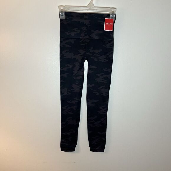 SPANX Pants - New SPANX Look At Me‎ Now EcoCare Seamless Gray Camo Leggings Womens Sz S
